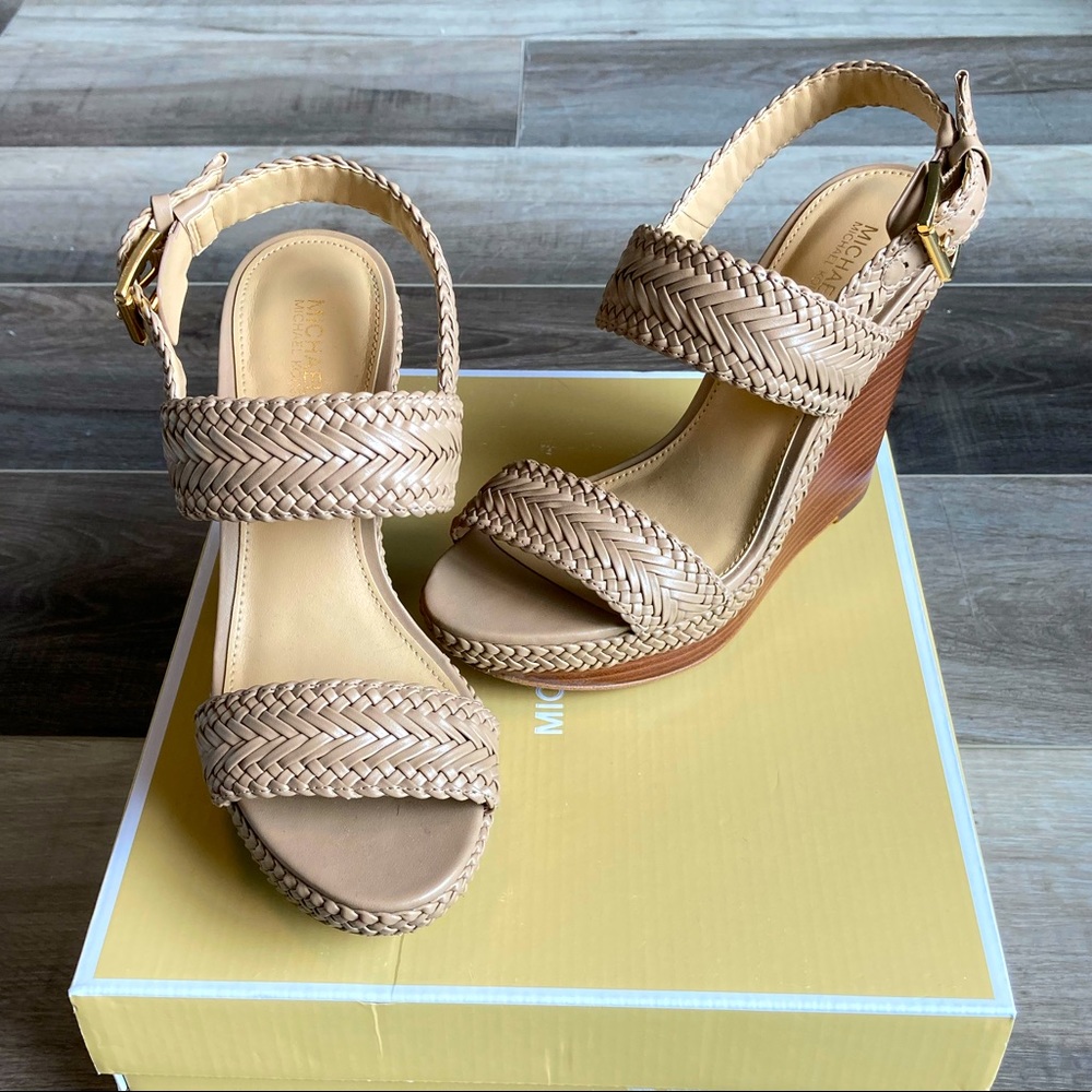 Michael Kors Beige Braided wedge sandals sz6M